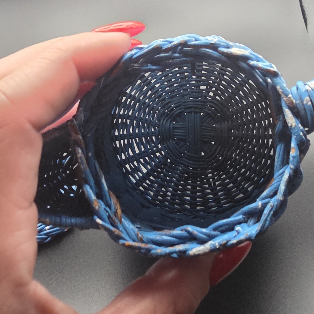 VTG Mini Wicker Pitcher - Picture 3 of 4